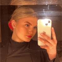 Daisy Lewis's Instagram, Twitter & Facebook