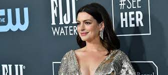 Энн хэтэуэй на шоу дэвида леттермана| anne hathaway rus sub. Anne Hathaway Shone In Messika Diamond Jewellery