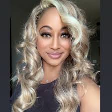 Some recent thoughts I shared in Helpful Living Magazine “If a human being  dares to lift themselves up; to ascend above conditions that they were born  into, than so can you!” |