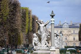 Fontaine L Aurore Les Grands Explorateurs Decouvrir Paris Paris