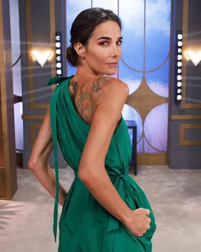 Impresionante Juana Viale con una pieza de nuestra colección en la  conducción de “Almorzando con Juana”. Muchísimas gracias Juana !  @juanavialeoficial @lamesazarg @infinitostudiohair