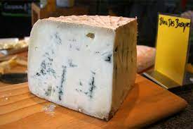 Bleu Cheese Vs Gorgonzola Difference And Comparison Diffen