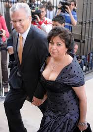 La fiscal general del estado, dolores delgado, y el que fuera magistrado de la audiencia nacional, baltasar garzón, han sido pilados este fin de libertad digital publica en exclusiva varias imágenes captadas a delgado y garzón en el aeropuerto de fiumicino de roma este domingo donde tomaban. Dolores Delgado Y Baltasar Garzon Pillados De Escapada En Roma Vozpopuli