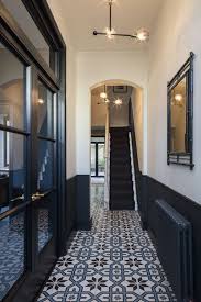 20 Idees Deco Pour Cacher Ses Radiateurs En 2020 Idee Deco Entree Maison Deco Entree Maison Deco Maison Ancienne