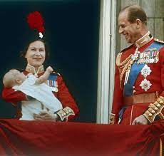 Pandémie oblige, les rassemblements de masse vont être évités. Queen Elizabeth And Prince Philip S Cutest Moments In Photos Queen Elizabeth Princess Elizabeth Prince Philip