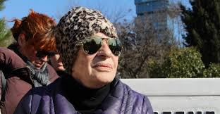 2011 yılında kerem altan 'ın evinde ölü bulunan defne joy foster 'ın avukatı ise bambaşka iddialarda bulunuyor. Defne Joy Foster In Annesi Hatice Foster Kizinin Olumuyle Ilgili Konustu
