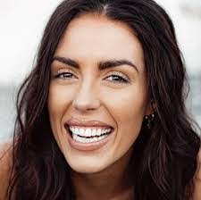 Christi Meadows's Instagram, Twitter & Facebook