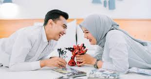 Kenapa nak malu dengan suami ? Tips Malam Jumaat Yang Ditunggu Tunggu Pasangan Suami Isteri Ini Kelebihan Tersembunyi