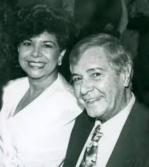 Tabla pequeña que cuelga sobre la piedra del molino de harina. Yufkkmaigb7t3m