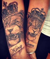 Dann ist alles verheilt und du kannst deine füße wieder schrubben was das zeug, oder die haut, hält. Duschen Sie Ihre Liebe Mit Diesen Kreativen Paart Diesen Duschen Ihre Kreativen Liebe Mit M Best Couple Tattoos Couple Matching Tattoo Tattoos Lion