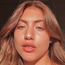 Alyssa Sines's Instagram, Twitter & Facebook