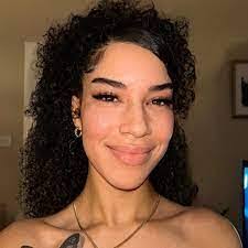 Kesha Townsend's Instagram, Twitter & Facebook