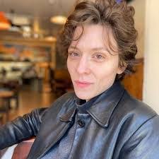 Sally Howe's Instagram, Twitter & Facebook