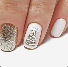 Get a long lasting gel manicure with dashing diva's best press on nails or gel strips. The Merriest Holiday Nail Design Ideas For 2020 Christmas Gel Nails Xmas Nails Holiday Nails