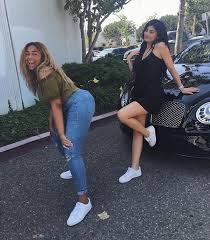 Kendall Kylie Jenner Style And News Kylie Jenner Style Kylie Jenner Outfits Jenner Outfits