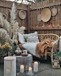 Boho Textur Design Was Macht Einen Garten Grossartig Jeder Hat Eine Idee Wie Er Den Garten Seiner Traume Gestalt In 2020 Outdoor Patio Decor Balcony Decor Patio Decor