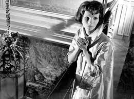 Don't call me on the phone. Eyes Without A Face Movie Review 1962 Roger Ebert