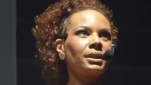 Danielle Almeida (2/2018) 10