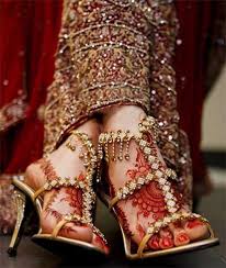 Bridal Shoes Every Indian Girl Must Have For Her Wedding Indian Wedding Shoes Indian Shoes Gold Wedding Shoes