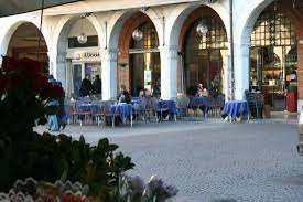 Bar, snack bar in padova centro in padova centro zona non pedonale su strada di forte passaggio unico bar sulla strada su cui si affaccia. Bar Margherita Padova 17feb2015 Martedi Grasso Picture Of Bar Margherita Padua Tripadvisor