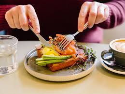 Should You Eat 3 Meals a Day? An Expert Dietician Weighs In - CNET