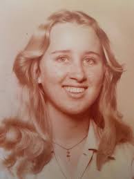 Anybody knows Lynda Bass or Lyntte Kelly I have some mail delivered to my  address with their names