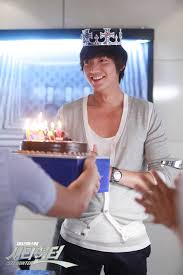 Birthday for min ho tanggal 21 juni marent ntoh adalah fanmeeting + mini concert pertama lee min ho yang berjudul minoz happy day mini concert. Photo Video Lee Min Ho Surprise Birthday Party On The Set Of City Hunter Love Minsun