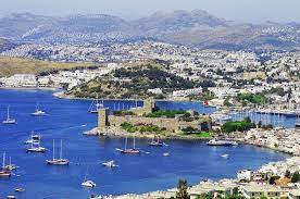 Nestled between the sparkling turquoise waters of the aegean sea and the stunning national parks of the bodrum peninsula, the hotel is a haven for sunseekers and watersport enthusiasts. Otdyh V Bodrume Vse Chto Nuzhno Znat O Bodrume Pogoda Karta Dostoprimechatelnosti Oteli