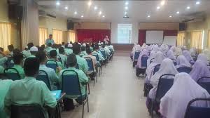 Untuk maklumat kepada para ibu bapa yang masih mempunyai anak di bangku sekolah, bermula tahun 2021 ini, semua murid dan pelajar tidak kira sekolah rendah ataupun menengah, mereka akan mengisi data bacaan. Sekolah Ibnu Khaldun Shah Alam Kronis A