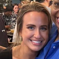 Alexandra Laird's Instagram, Twitter & Facebook