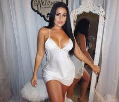 Stephanie Acevedo Bellazon Mulher