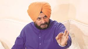 Navjot singh sidhu loss his temper to indian media about meeting pakistan army chief. Police Reaches Navjot Singh Sidhu S House Missing For Long Time Newstrack English 1