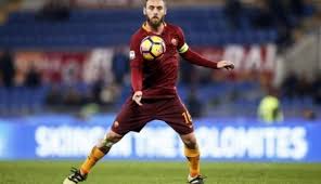 Daniele es en parte una guía para los más chicos del plantel. Ketika As Roma Kembali Lepas Pemain Legenda