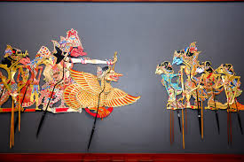 Indonesian wayang golek performances tell tales featuring a hero against an evil villain. Die Faszinierenden Wayang Kulit Schattenspiele Auf Java Und Bali Indonesia Travel