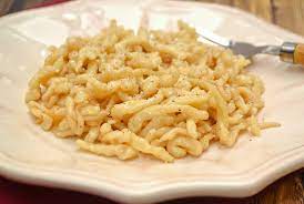 Serve these little dumplings with roasted chicken, meatballs or sauerbraten, the classic german pickled roast beef traditionally accompanied by spaetzle. Spaetzle German Noodles Recipe Bob S Red Mill
