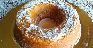 Dolce semplice e casalingo, il ciambellone con marmellata è perfetto per la colazione e la lo yogurt bianco intero galbani, che caratterizza questa preparazione, rende il ciambellone. Il Mondo Di Rina Ciambella Con Marmellata Nell Impasto