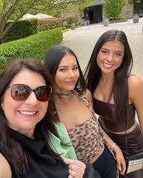 grateful to have people who make saying goodbye so hard 🤍🫶🏽🥹