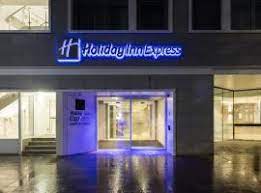 The hotel offers guests a range of services and amenities designed to provide comfort and convenience. Die 10 Besten Hotels In Dublin Irland Ab 50