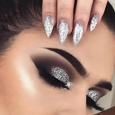 Black And Silver Glitter Eye Makeup 25 New Years Eve Makeup Looks As Bold As Your Resolutions Eye Makeup Black Eye Makeup Glitter Eye Makeup