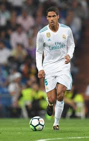 En effet, le défenseur du real madrid a refait, pour la première fois depuis 5 ans et demi, le déplacement au centre d'entraînement de la fédération française de foobtall avec karim benzema. Manchester United Eyeing 54m Deal For Real Madrid Star Raphael Varane This Summer