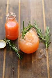 Cocktail Gin Pamplemousse Romarin Recette Boisson Un Dejeuner De Soleil Recette Cocktail Gin Gin Boisson Aperitif