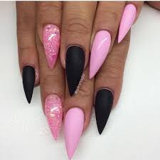 Acrylic Black And Pink Glitter Nails Love The Colours And Mix Of Gloss And Matte Pink Nails Nail Designs Glitter Nails Sencillas
