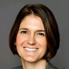 Robyn Mansfield's Instagram, Twitter & Facebook