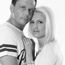 Just a pig chilling in a paddling pool to brighten your day! 😂🐷 Abby the  Pink Piggy