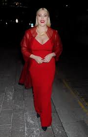Hayley hasselhoff has 1 sibling in her family: Hayley Hasselhoff Body Measurements Height Weight Body Shape Ethnicity Breasts Waist Hips Size All Facts