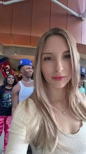 Perry Piper's Instagram, Twitter & Facebook