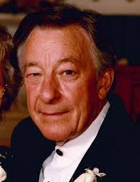 Mark Manthe's Instagram, Twitter & Facebook