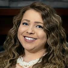 Holly Ballinger's Instagram, Twitter & Facebook