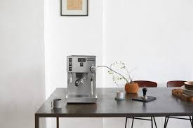 To perform this ordinary operation (although we don't always pay due attention to it) in the maintenance of our coffee machine. Rancilio Silvia Pro Rancilio Group North America