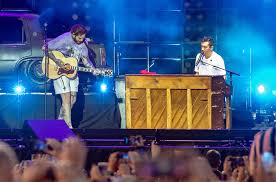 Post Malone & Twenty One Pilots Cover Oasis' 'Don't Look Back in Anger':  Watch